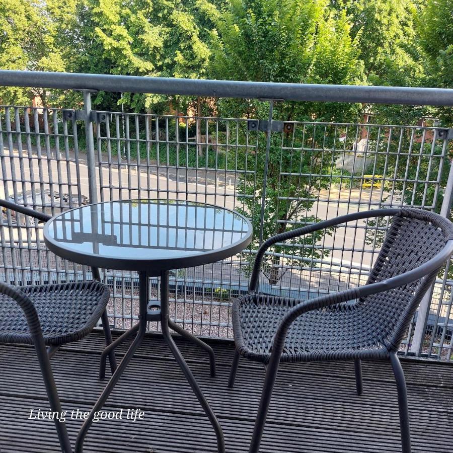 Appartement Balcony-View With Free And Secured Parking à Manchester Extérieur photo